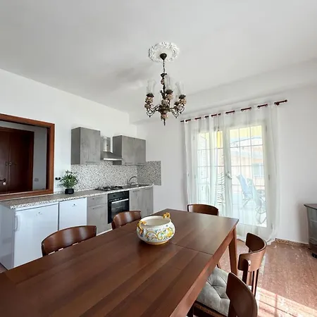 Marina Grande Apartment